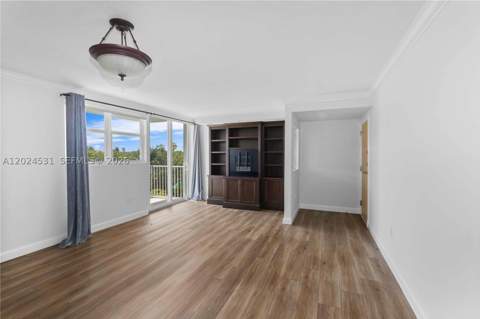 16518 NE 26th Ave 405, North Miami Beach FL - photo 8 of 23