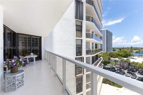 20281 E Country Club Dr 510, Aventura FL - photo 16 of 52