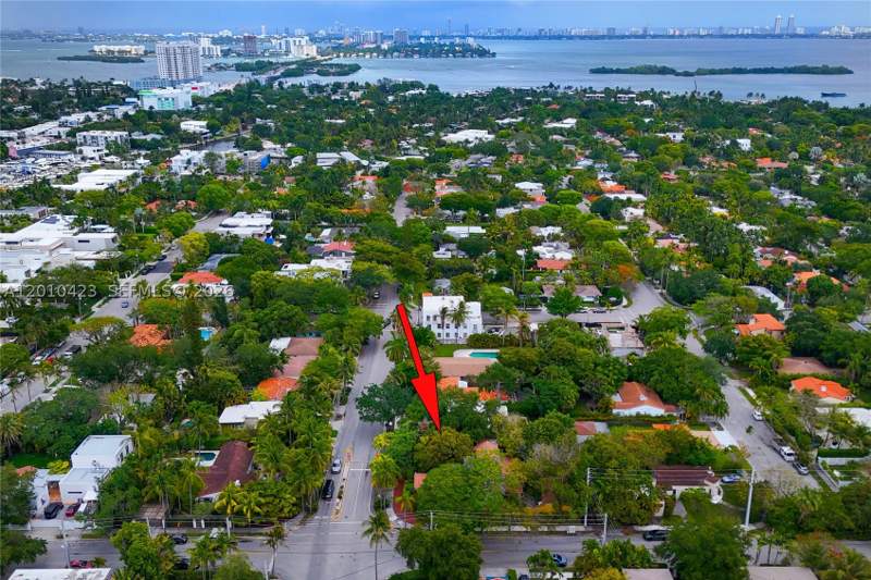6 bedroom SingleFamilyResidence at 650 NE 76th St, Aqua Marine, Miami — photo 2