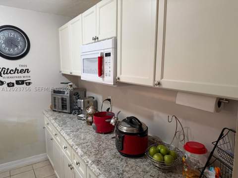 1245 W 24th St 118, Hialeah FL - photo 7 of 23