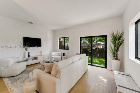 1917 NW 17 St A, Miami FL - photo 13 of 38