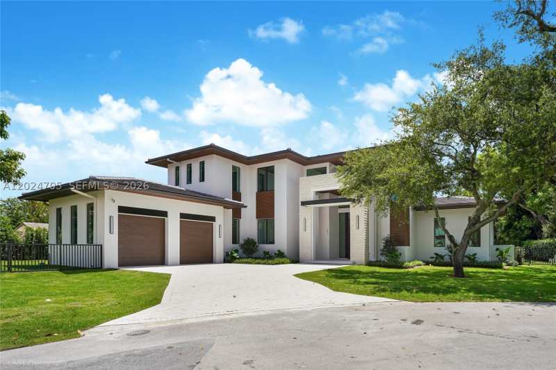 6 bedroom SingleFamilyResidence at 9405 SW 72nd Ct, Coconut Palm Estates, Pinecrest — photo 1