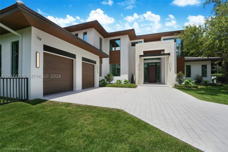 6 bedroom SingleFamilyResidence at 9405 SW 72nd Ct, Coconut Palm Estates, Pinecrest — photo 4