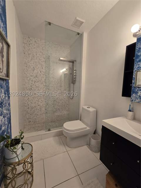 1236 NE 32nd Ave, Homestead FL - photo 12 of 41