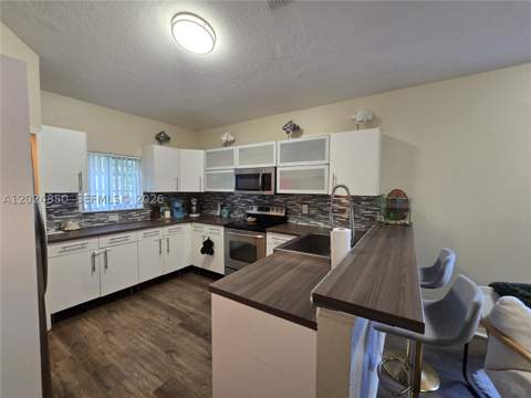 1236 NE 32nd Ave, Homestead FL - photo 14 of 41