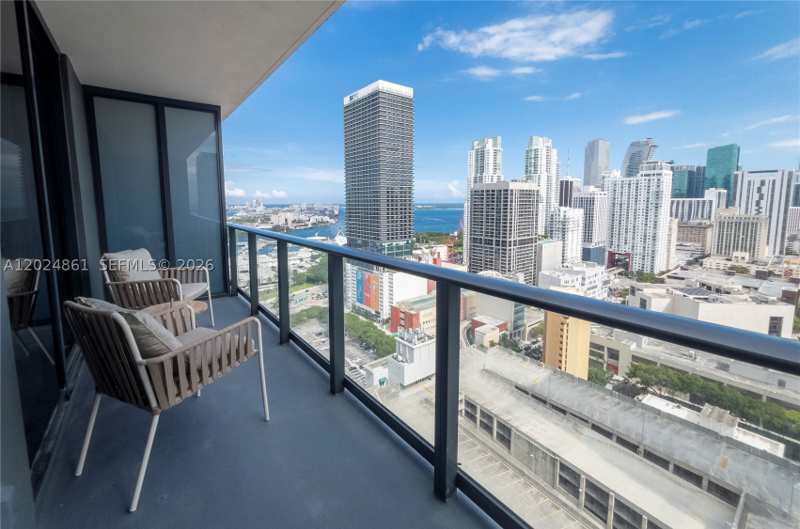 1 bedroom Condominium at 159 NE 6th St 2508, Gale Hotel and Residences, Miami — photo 1