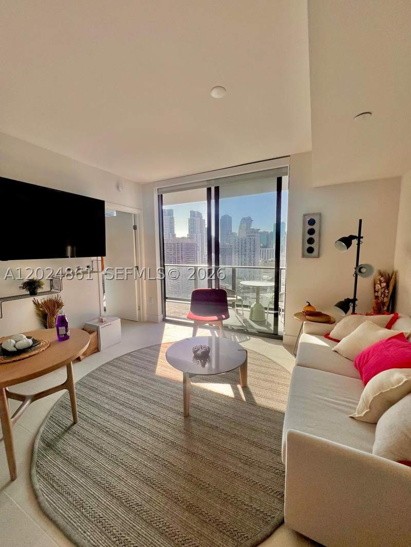 1 bedroom Condominium at 159 NE 6th St 2508, Gale Hotel and Residences, Miami — photo 4