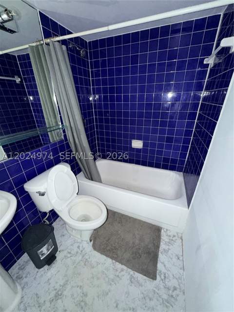 1470 NE 125th Ter 605, North Miami FL - photo 11 of 16