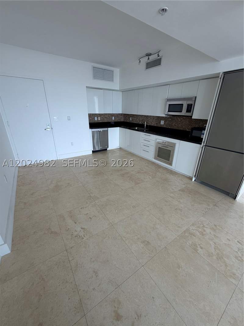 1 bedroom Condominium at 92 SW 3rd St 3909, Mint Condo, Miami — photo 2
