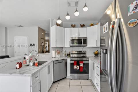 16651 SW 79th Ter, Miami FL - photo 16 of 34