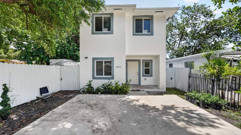 4 bedroom SingleFamilyResidence at 2902 NW 44th Street, Roosevelt Park, Miami — photo 3