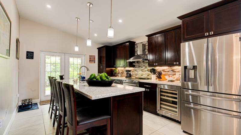 4 bedroom SingleFamilyResidence at 20221 SW 85th Court SW, Century Star Sub, Cutler Bay — photo 3