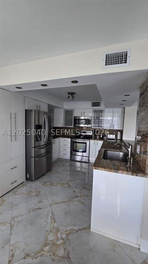 16558 NE 26th Ave 5D, North Miami Beach FL - photo 14 of 34