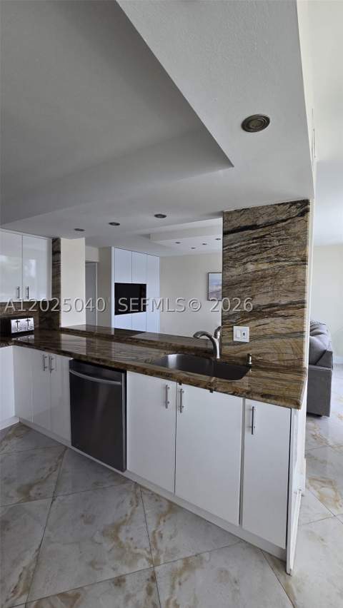 16558 NE 26th Ave 5D, North Miami Beach FL - photo 16 of 34