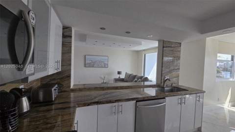 16558 NE 26th Ave 5D, North Miami Beach FL - photo 20 of 34
