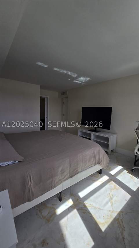 16558 NE 26th Ave 5D, North Miami Beach FL - photo 21 of 34