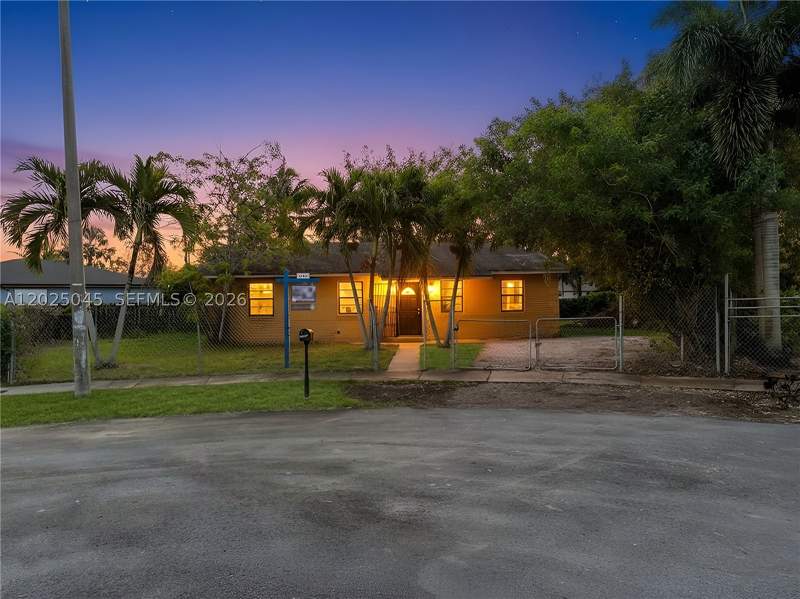 4 bedroom SingleFamilyResidence at 1664 SW 2nd Ct, Avocado Villas, Homestead — photo 2
