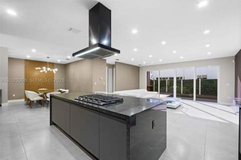 7534 NW 98th Ave, Doral FL - photo 10 of 49
