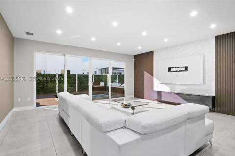 7534 NW 98th Ave, Doral FL - photo 13 of 49