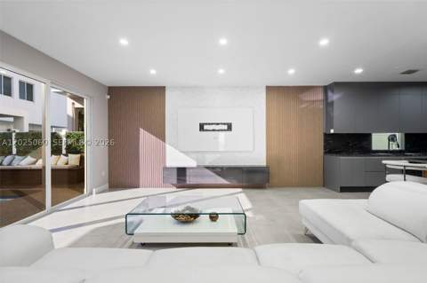 7534 NW 98th Ave, Doral FL - photo 14 of 49