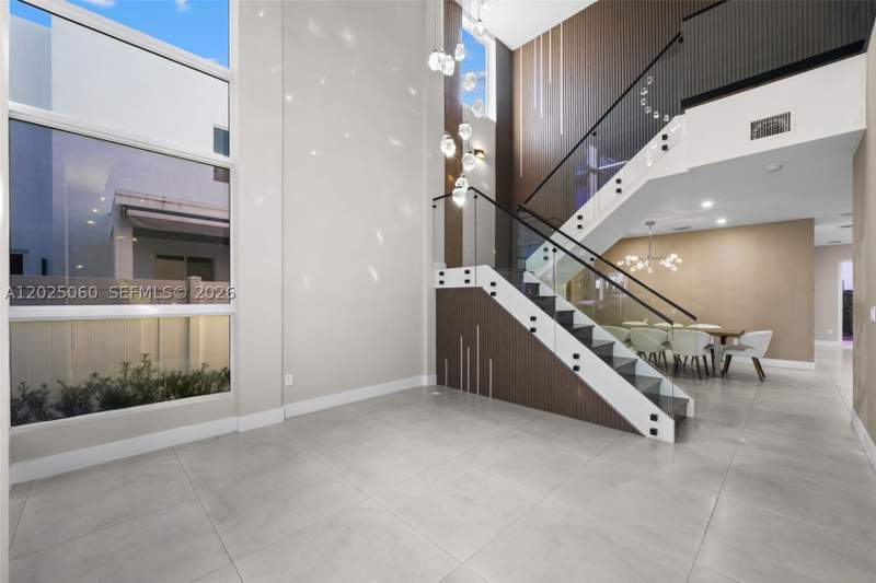 5 bedroom SingleFamilyResidence at 7534 NW 98th Ave, Doral Commons Residential, Doral — photo 4