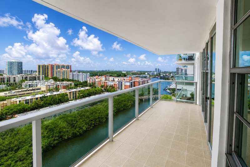 2 bedroom Condominium at 230 174th St 1916, Winston Towers 300 Condo, Sunny Isles Beach — photo 1