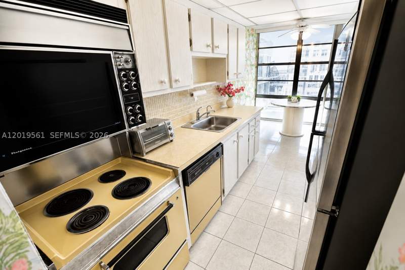 2 bedroom Condominium at 230 174th St 1916, Winston Towers 300 Condo, Sunny Isles Beach — photo 5