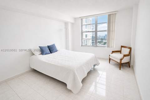 230 174th St 1916, Sunny Isles Beach FL - photo 9 of 32