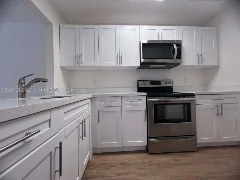 2 bedroom Condominium at 2570 W 67th Pl 21-2, Lago Grande One Condo, Hialeah — photo 1