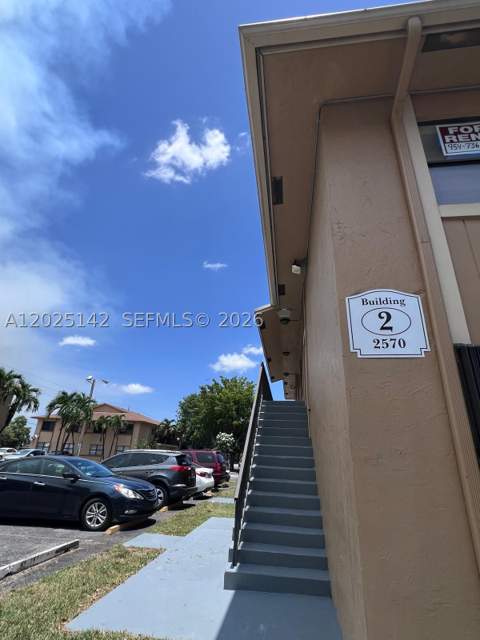 2570 W 67th Pl 21-2, Hialeah FL - photo 15 of 15