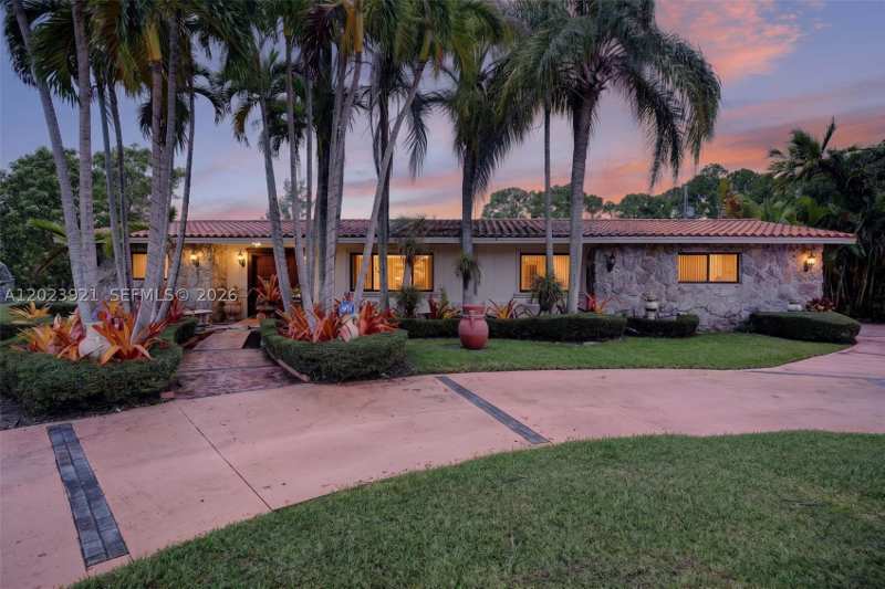 4 bedroom SingleFamilyResidence at 8461 SW 68th St Rd, Ranch Acre Homes, Miami — photo 1