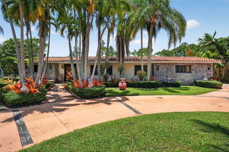 4 bedroom SingleFamilyResidence at 8461 SW 68th St Rd, Ranch Acre Homes, Miami — photo 5