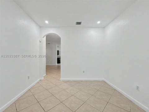 9267 SW 220th Ter, Cutler Bay FL - photo 12 of 39