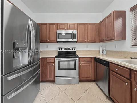 9267 SW 220th Ter, Cutler Bay FL - photo 14 of 39