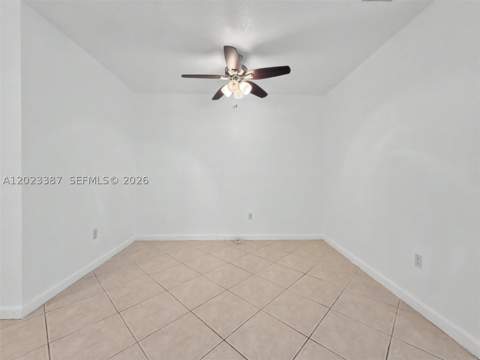 9267 SW 220th Ter, Cutler Bay FL - photo 7 of 39