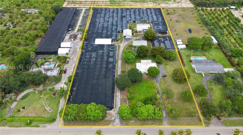 8 bedroom SingleFamilyResidence at 17355 SW 256th St, Redlands Miami Dade County, Homestead — photo 1