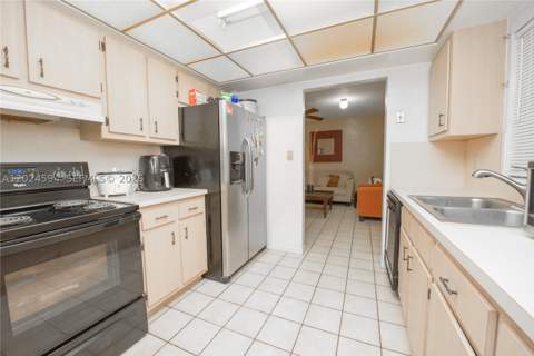 17355 SW 256th St, Homestead FL - photo 11 of 32