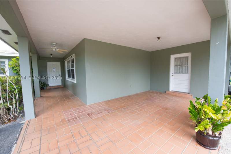 8 bedroom SingleFamilyResidence at 17355 SW 256th St, Redlands Miami Dade County, Homestead — photo 5