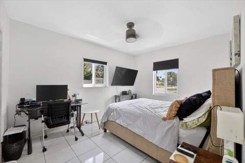 995 NE 156th Terrace, North Miami Beach FL - photo 12 of 36