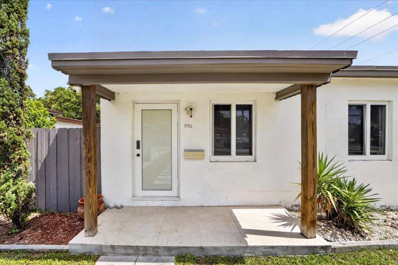 3 bedroom SingleFamilyResidence at 995 NE 156th Terrace, Belford-Carr Sub, North Miami Beach — photo 2