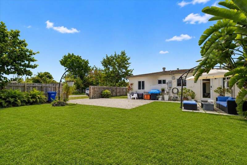 3 bedroom SingleFamilyResidence at 995 NE 156th Terrace, Belford-Carr Sub, North Miami Beach — photo 3
