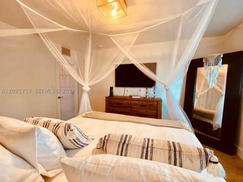 325 Ocean Dr 408, Miami Beach FL - photo 7 of 10