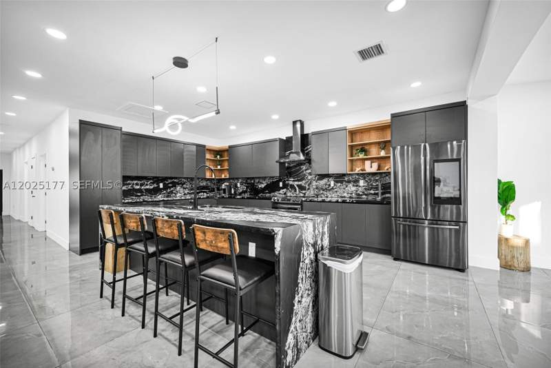 4 bedroom SingleFamilyResidence at 112 NW 53rd St, Railway Shops Addn 2nd Am, Miami — photo 3