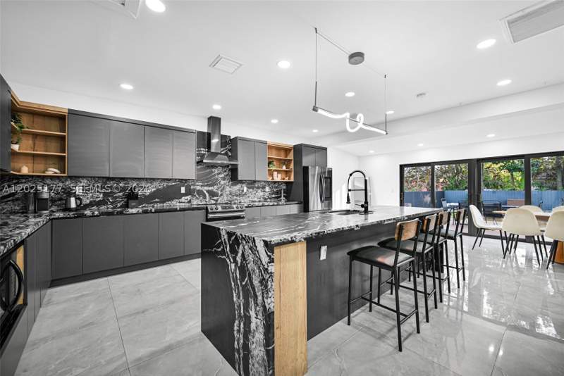 4 bedroom SingleFamilyResidence at 112 NW 53rd St, Railway Shops Addn 2nd Am, Miami — photo 4