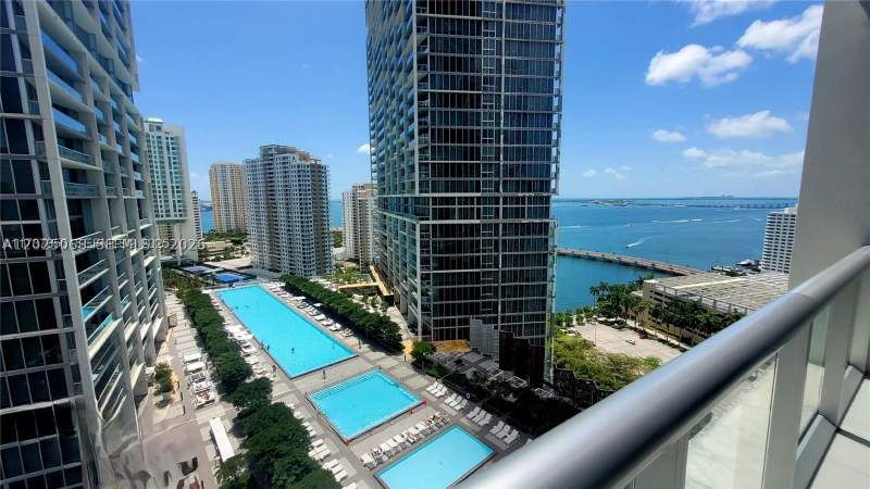 1 bedroom Condominium at 485 Brickell Ave 2311, Icon Brickell Condo No 3, Miami — photo 2