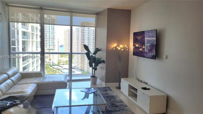 1 bedroom Condominium at 485 Brickell Ave 2311, Icon Brickell Condo No 3, Miami — photo 3