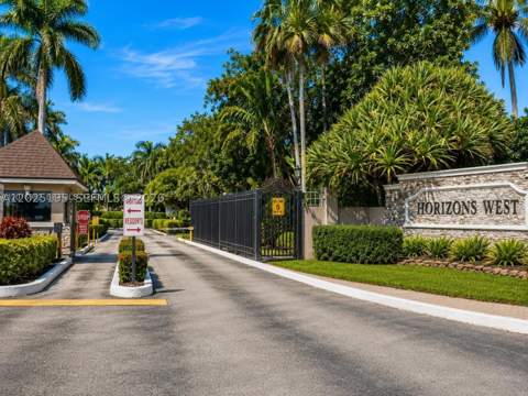 8400 SW 133rd Ave Rd 121, Miami FL - photo 7 of 43