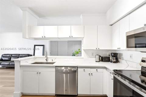 17150 N Bay Rd 2808, Sunny Isles Beach FL - photo 10 of 40