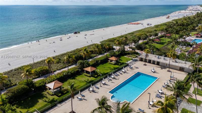 1 bedroom Condominium at 2625 Collins Ave 803, Oceanfront Plaza Condo, Miami Beach — photo 4