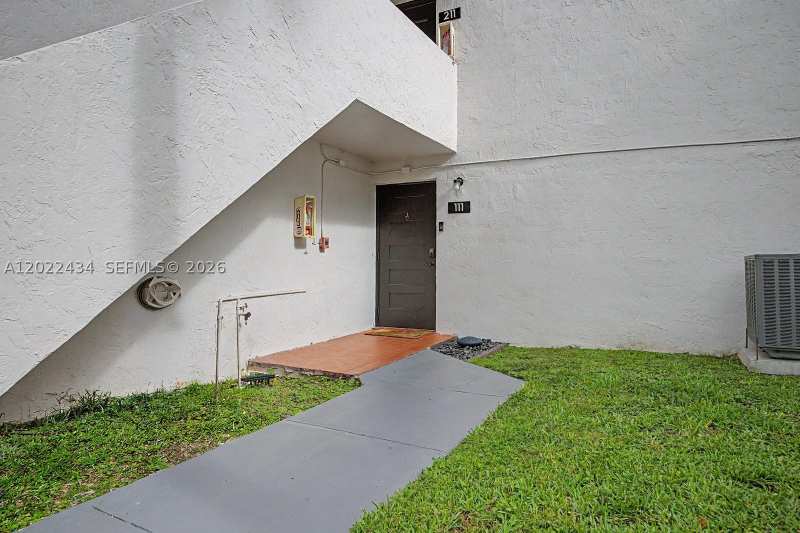 3 bedroom Condominium at 13045 SW 68th St 111, Lynbrook Court Condo Ph I, Miami — photo 1